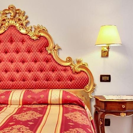 Heart Of Biennale Apartment Venesia Bagian luar foto