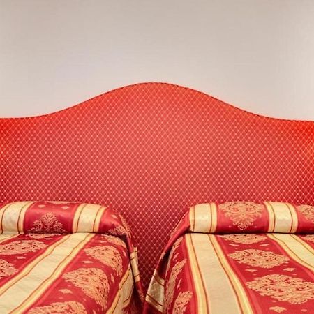 Heart Of Biennale Apartment Venesia Bagian luar foto