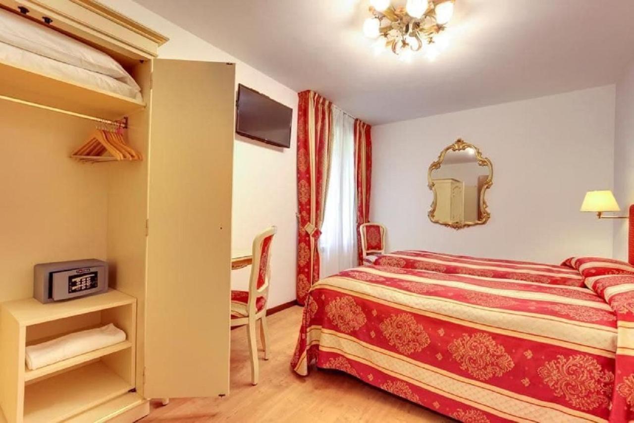 Heart Of Biennale Apartment Venesia Bagian luar foto