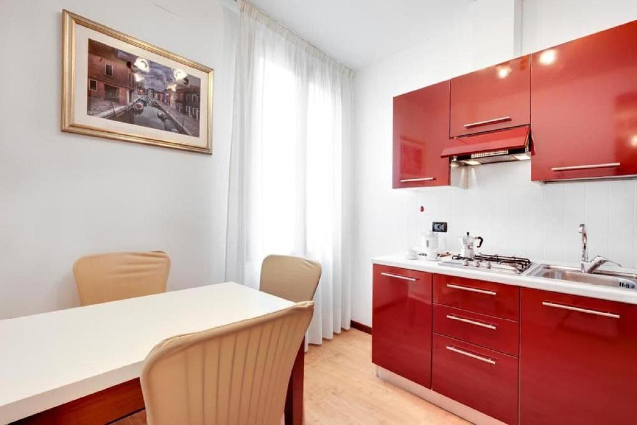 Heart Of Biennale Apartment Venesia Bagian luar foto